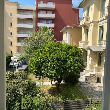 Charmant 2Pcs A 100 M De La Plage Au Calme Menton Kültér fotó